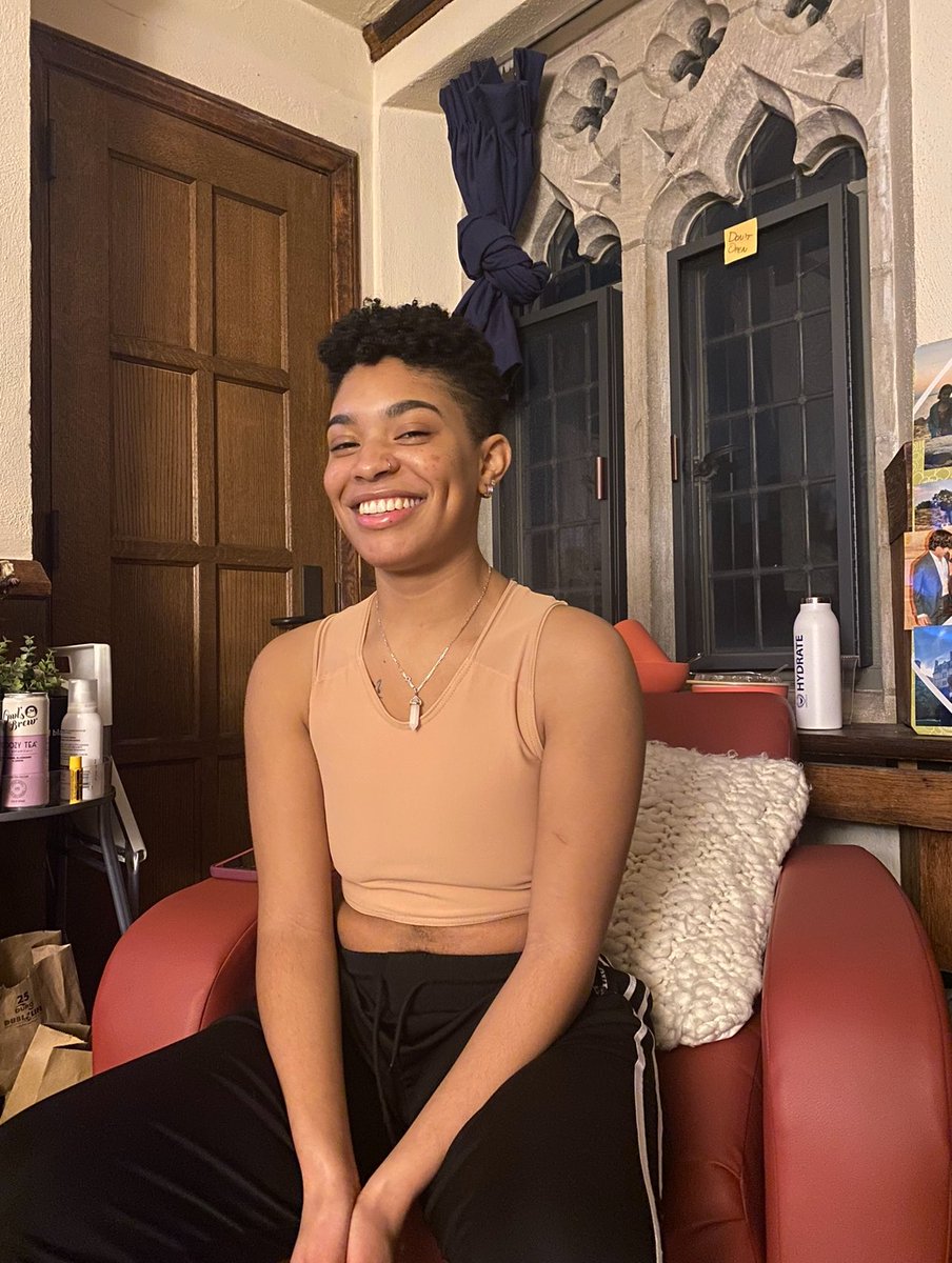 Lore0519's tweet photo. first day on T —> 2 years on T
             #TransDayOfVisibility https://t.co/2h9eJ8GN3a