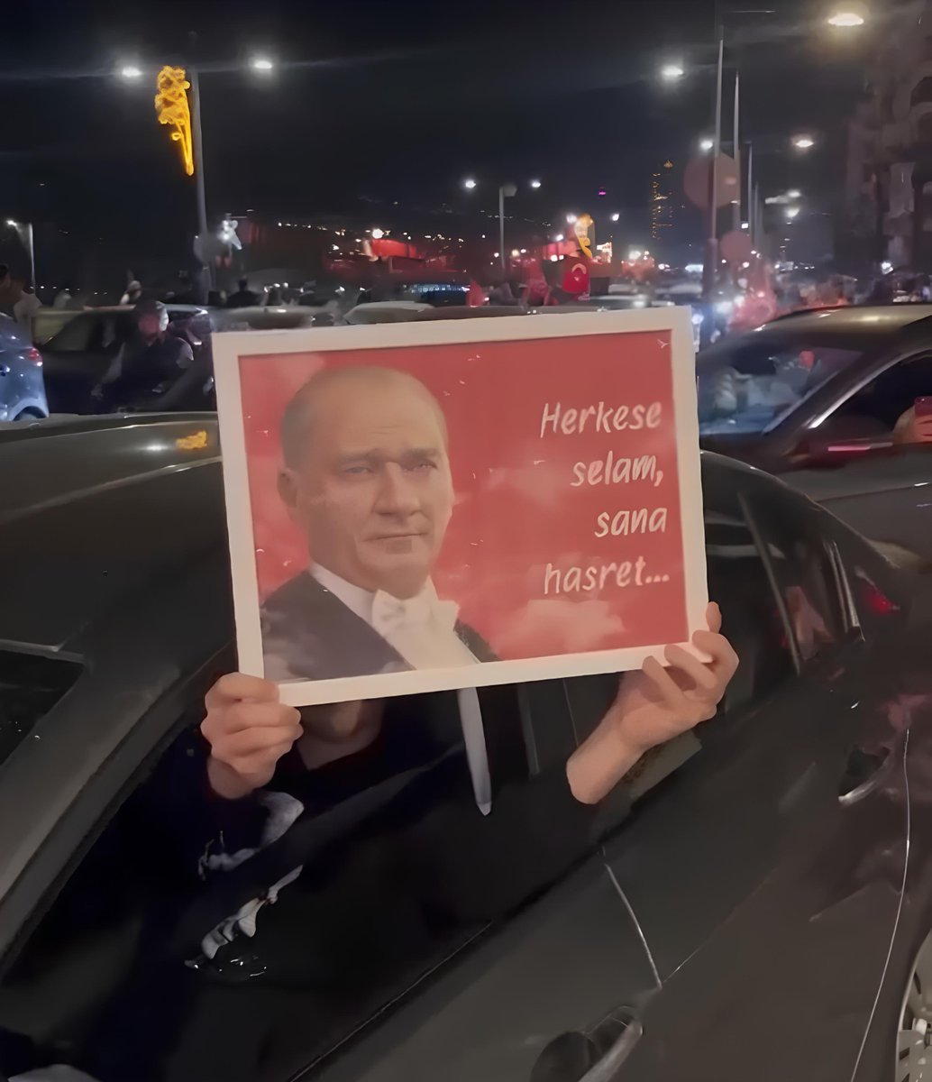izmirgibiyiz's tweet photo. Geceye pozitif bir fotoğraf bırakalım ❤️ https://t.co/F4PMLGe8wX