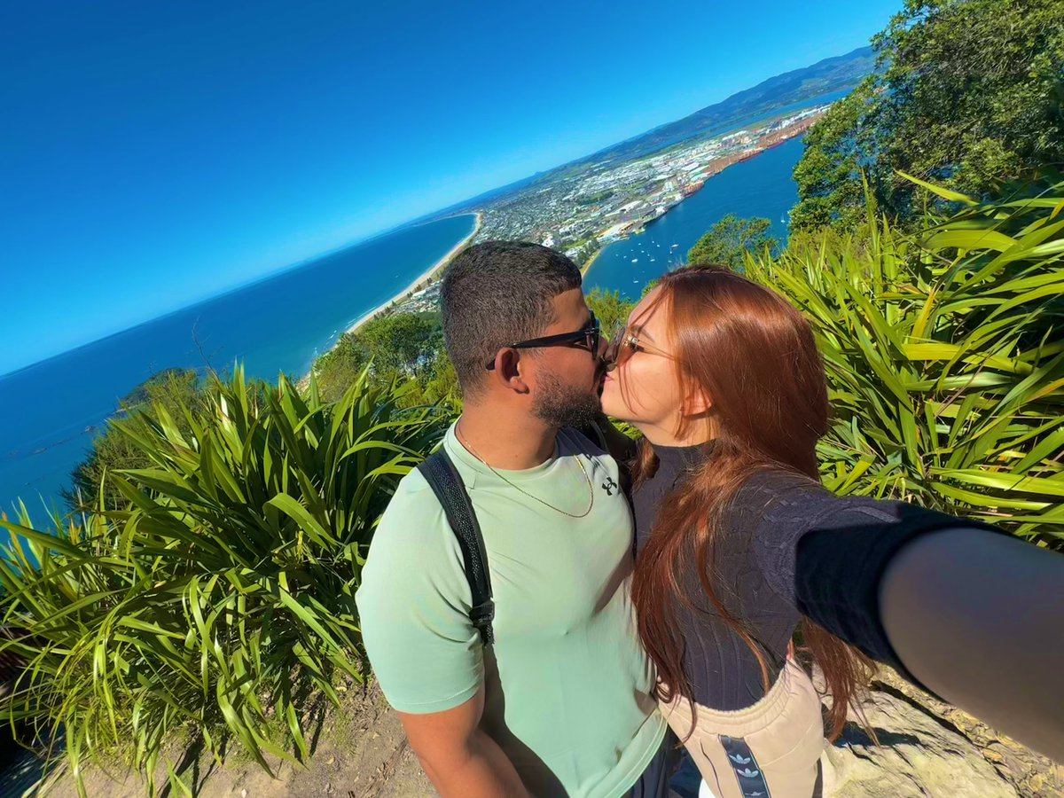 laycoca_'s tweet photo. fazendo história nessa NZ incrível 🇳🇿❤️ https://t.co/C9Bz3HWLPA