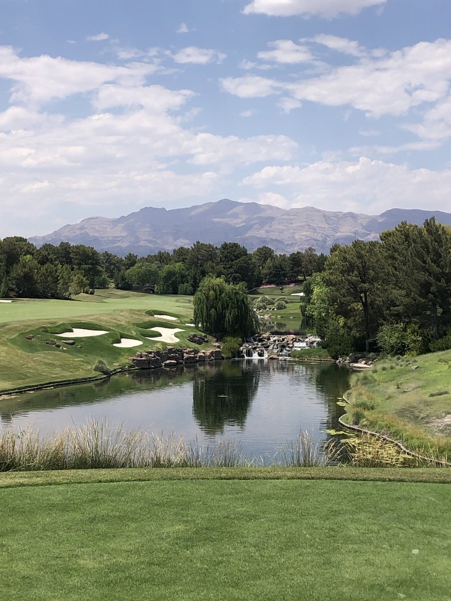 jward7306's tweet photo. @dave_hegan 18th Teebox.  I got to play years ago. It was worth the money. https://t.co/kFZoDvA3qy