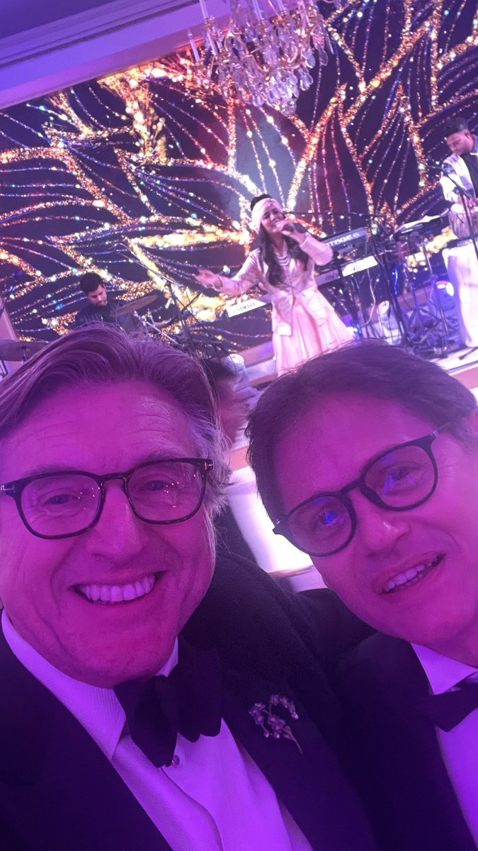 Keith Weed (@keithweed) on Twitter photo Enjoying an evening with <a href="/laurentkleitman/">laurent</a> CEO Mandarin Oriental Hotel Group &
<a href="/LeenaNairHR/">Leena Nair</a> CEO <a href="/CHANEL/">CHANEL</a> with Bollywood actor Alia Bhatt raising money for <a href="/salaambombay/">salaam bombay</a> foundation.
First time I have had a mention in Bolly News! bollynewsuk.com/2024/03/30/pho… Thanks <a href="/MO_HOTELS/">Mandarin Oriental</a> <a href="/aliaa08/">Alia Bhatt</a> Enjoying an evening with <a href="/laurentkleitman/">laurent</a> CEO Mandarin Oriental Hotel Group &
<a href="/LeenaNairHR/">Leena Nair</a> CEO <a href="/CHANEL/">CHANEL</a> with Bollywood actor Alia Bhatt raising money for <a href="/salaambombay/">salaam bombay</a> foundation.
First time I have had a mention in Bolly News! bollynewsuk.com/2024/03/30/pho… Thanks <a href="/MO_HOTELS/">Mandarin Oriental</a> <a href="/aliaa08/">Alia Bhatt</a>