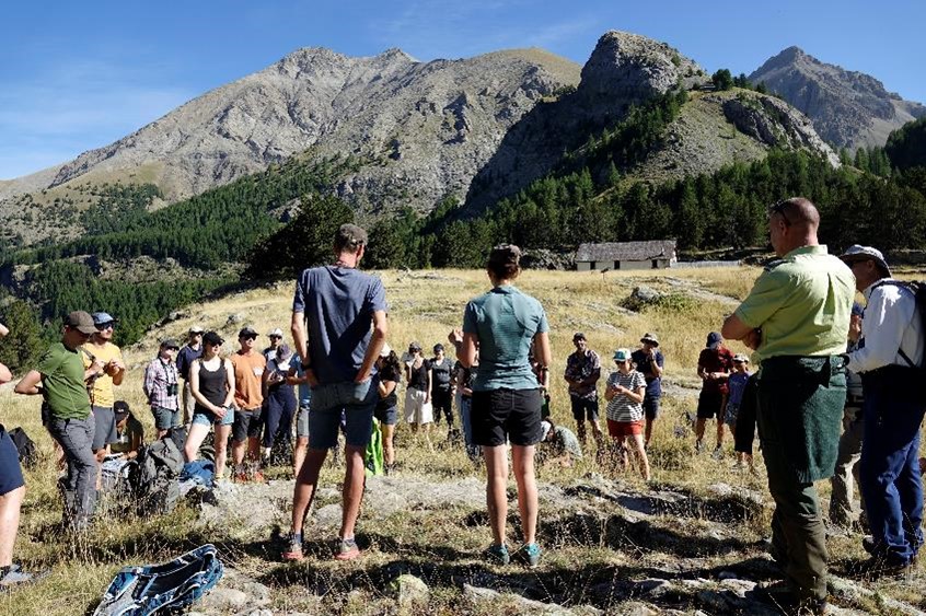 📷 Biodiversity and Society: science, policy and transformative change - @Alternet_Europe's 2024 summer school, Peyresq, France, organised by a team from @UFZ_de @INRAE_France @UNamur @EURAC @NORCEresearch and @UK_CEH Applications open to 25th April alterneteurope.eu/summerschool/