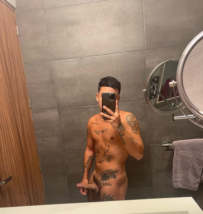 Watch Nico's leaked NSFW photo on TwXstars