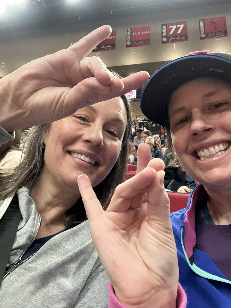 EvelynShoop's tweet image. Important to know how to make a #Wolfpack sign in Portland. #MarchMadness @MarchMadnessWBB #Elite8