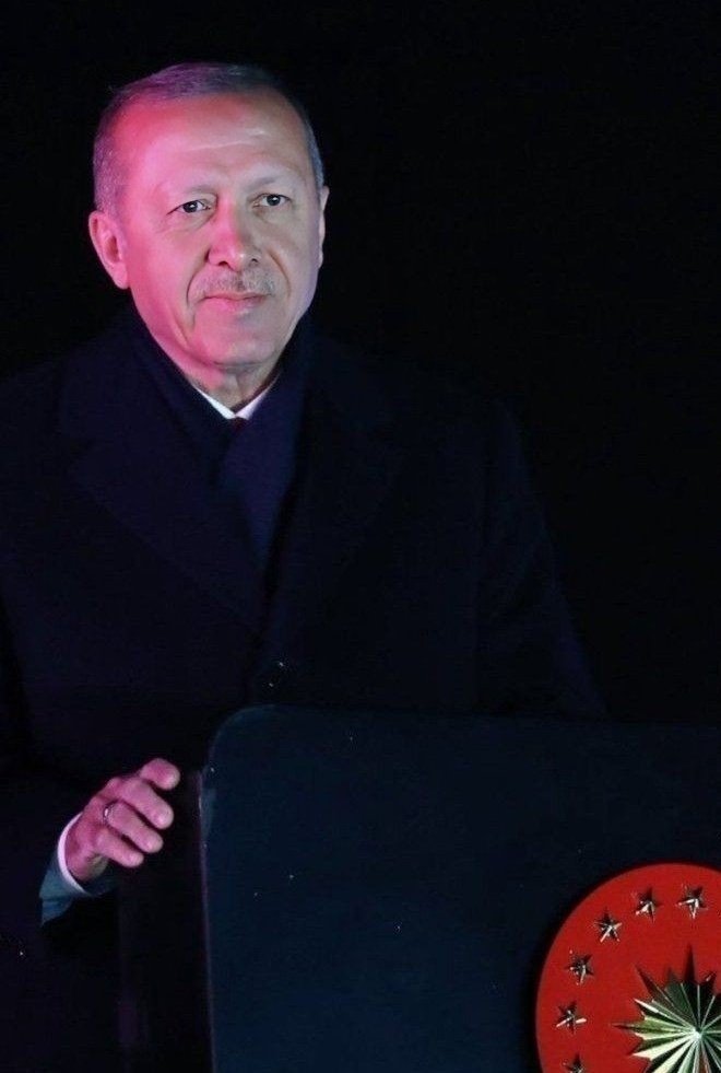 Sonucu ne olursa olsun, Recep Tayyip Erdoğan’ın yanındayım! Durduğumuz yer asla değişmeyecek. SENİNLEYİZ REİS ❤️ #seninleyizErdoğan @RTErdogan