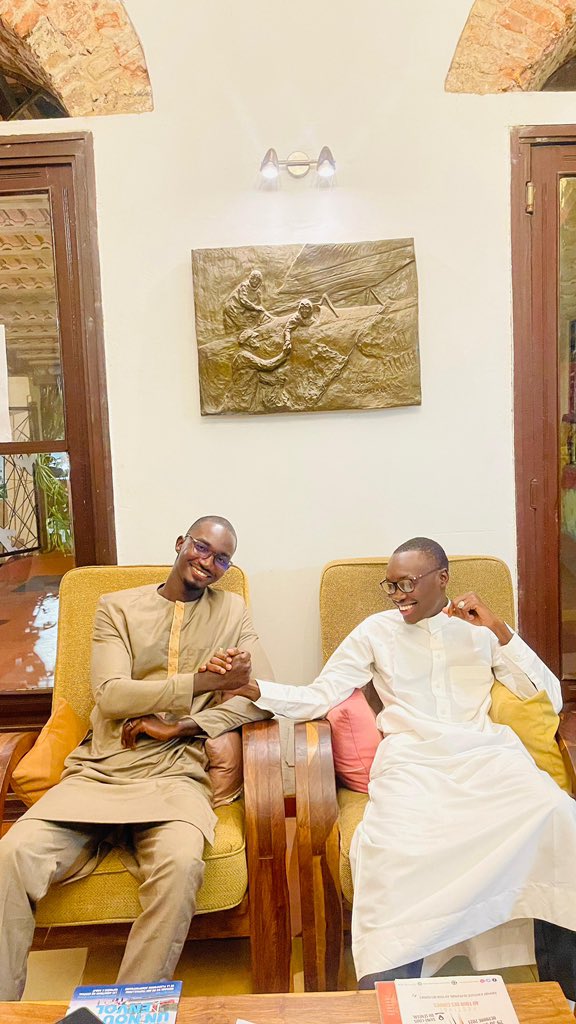 abass_mbe's tweet photo. Notre ndogou exclusivement réservé aux anciens membres de notre amicale se tiendra à l'Hôtel de la Poste, sous la bienveillance du Président Abass. Nous aurons le plaisir d'échanger autour de deux thèmes essentiels : les nouvelles technologies et leur impact sur notre amicale. https://t.co/opftf1lgOx