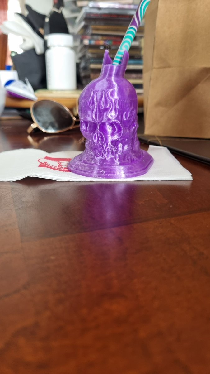 avspook's tweet photo. Fun with 3D printing - PETG Hight temp hard . Doesn't stick well to the bed .. finally git close enough to dislike something in.. Skull airbrush holder.
#3D #Ender2 https://t.co/OJZFZfHkNO
