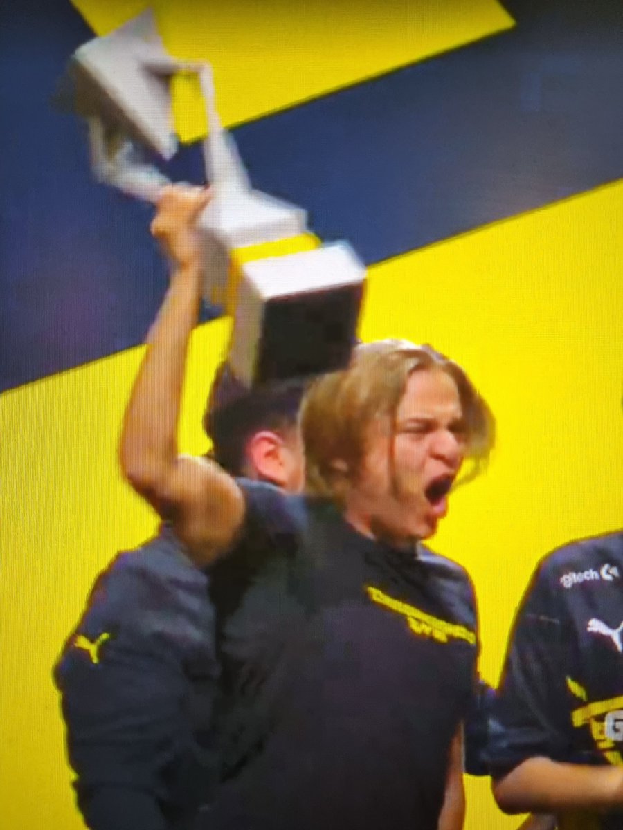 Congrats <a href="/AleksibCSGO/">NAVI Aleksi</a> !!! 😍