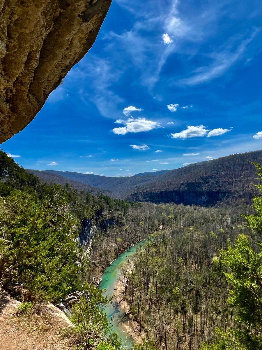 It’s been a beautiful weekend. I got in a nice Easter hike in the Ozark’s. The ledge along the mountain was narrow in places but there were some great views. The old homestead was fun to see too. I hope everyone has had a nice Easter. #hiking #photography #nature