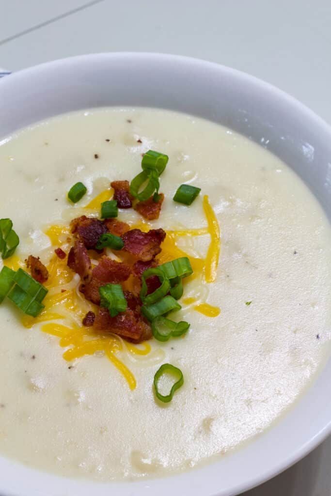 mindycancook's tweet photo. 15 minute easy soup - #onepot makes clean up so easy! Outback Steakhouse Potato Soup #Copycat ⇣ https://t.co/wzvjheD6l3 

#potato #soup #easysoup #easymeals #appetizers #easyapps #cooking https://t.co/TZPWQE5vWh