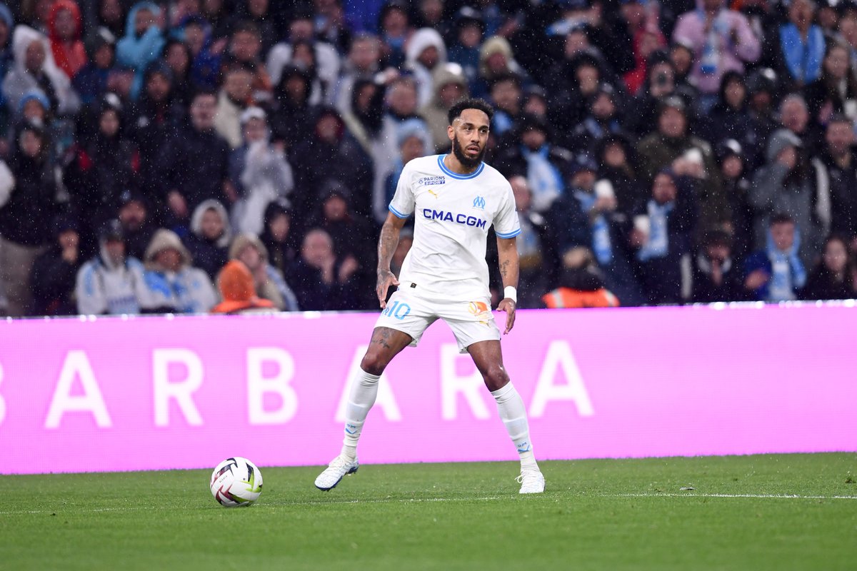 ActuFoot_'s tweet photo. Le bilan des derniers Classiques au Vélodrome en L1 :

OM 0-2 PSG
OM 0-3 PSG
OM 0-0 PSG
OM 0-2 PSG
OM 0-2 PSG

L'OM attend un but depuis... 461 minutes ! 😳 https://t.co/O9iJkJPnk2