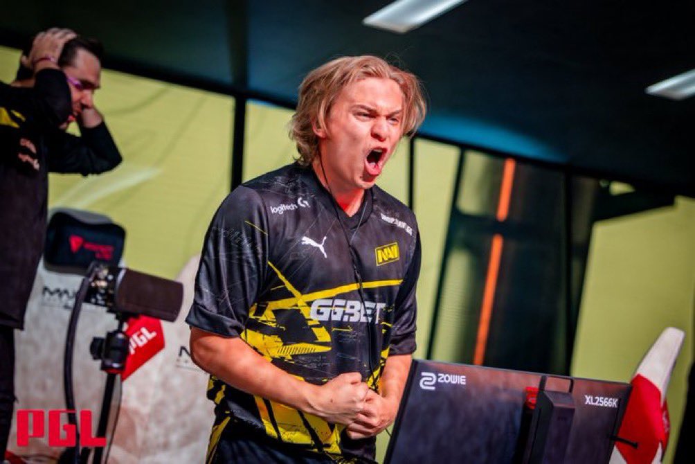 CSatualizado's tweet photo. Ficou no quase com a ENCE
Foi kikado pela NIP
Foi kikado pela G2

Entrou em um time sem entrosamento que perdeu seu principal jogador e calou a boca de todos!

🏅 @AleksibCSGO é campeão do Major! https://t.co/xYW5NYtMqu