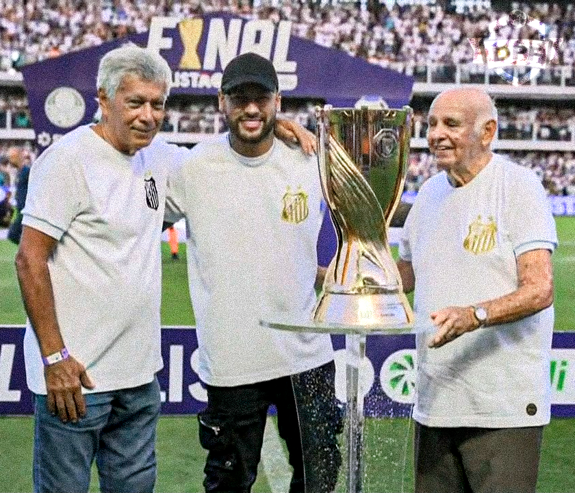 DoentesPFutebol's tweet photo. Clodoaldo, Neymar e Pepe 🙏🐋 https://t.co/0Vf1oaR4lR