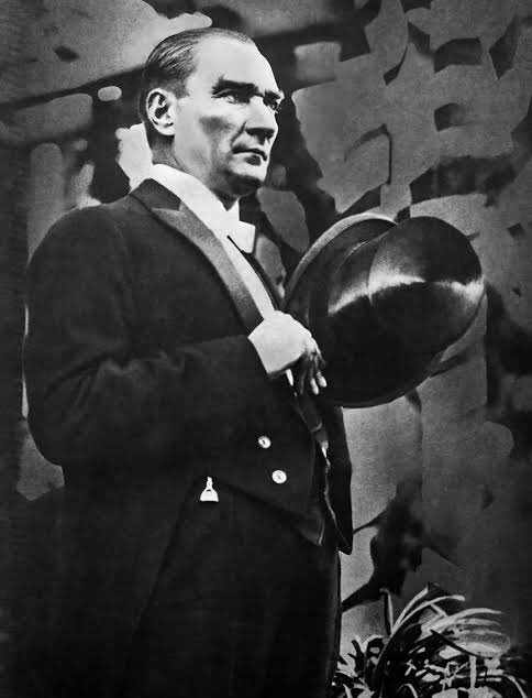 Bu ülkenin TEK değişmezi, Mustafa Kemal Atatürk'tür.