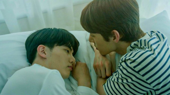 hubboyslove's tweet image. Há dois anos, #Blueming conquistava o público com sua trama profunda e sensível, e uma fotografia impecável.