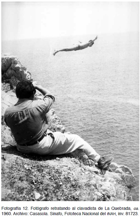 CICI_Acapulco's tweet photo. Qué tal esta foto de antaño (1960) en #LaQuebrada. El #Acapulco de antes, de los recuerdos del puerto en su plenitud. 
Fuente: Casasola, Fototeca Nacional del #INAH 
@alekjim #CICIAcapulco @nalgoningelmo @HECTORDAVALOS27 #AcapulcoTradicional @FototecaINAH @INAHmx https://t.co/ZUyLjhds44