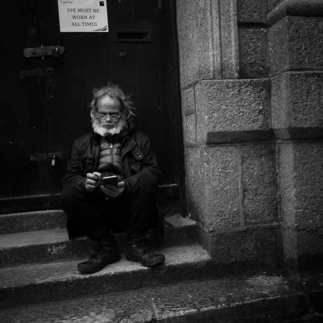The man with the 2 left feet #Penzance #PenzanceForever #LovePenzance #Penwith #Cornwall #GreatBritain #people #PHOTOS #photooftheday #bnw #bnwphotography #Mono #blackandwhitephoto #blackandwhite #blackandwhitephotography #urban #streetwalker #Photos #PhotoMode #PhotographyIsArt