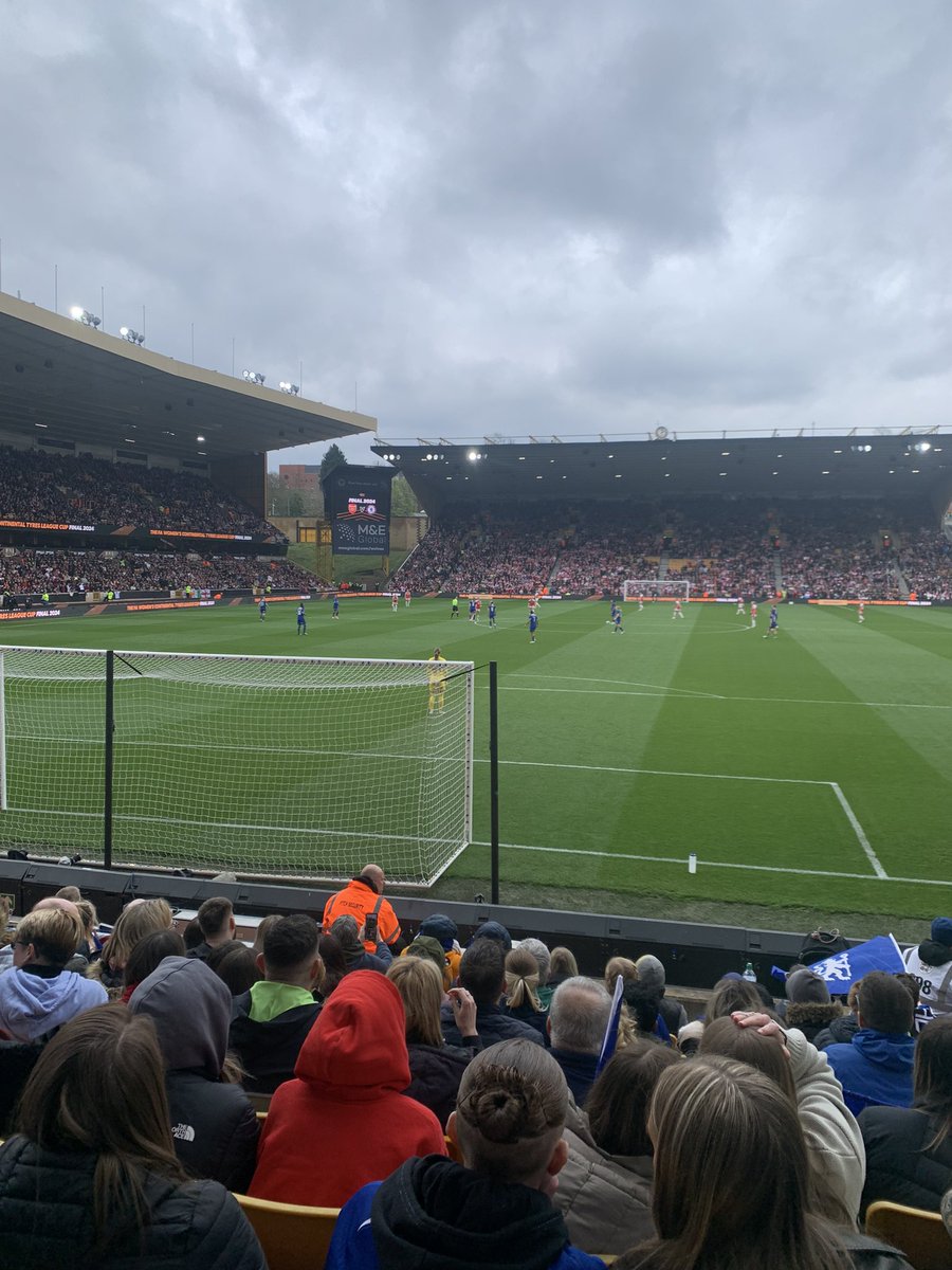 DarrenG70920752's tweet photo. Women’s continental cup final with Chloe at Molineux (wolves ground). Was a great experience. Good game and good stadium. Didn’t even need 30 bags of sand today either lol 😂 https://t.co/l160rswP9e