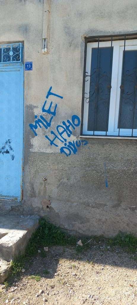 Sandık görevlisi olduğum köyde duvar yazısı..