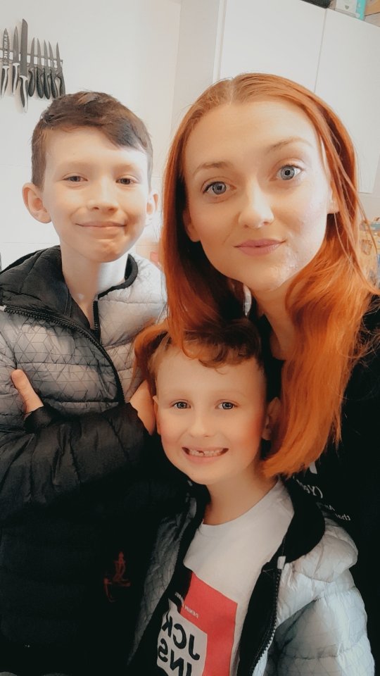 ElliGavin's tweet photo. Happy easter 🐣  #Easter #weekend #family https://t.co/nbtCVFnLDA