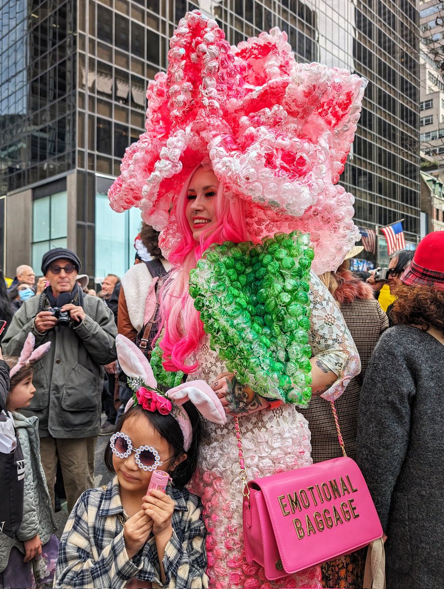 Couldn't have asked for better weather for the Easter Parade and Bonnet Festival in front of St Patrick's Cathedral today ❤️ Here are some of the amazing creative costumes! I didn't want to crop any of them so🧵⤵️ #NYC #HappyEaster