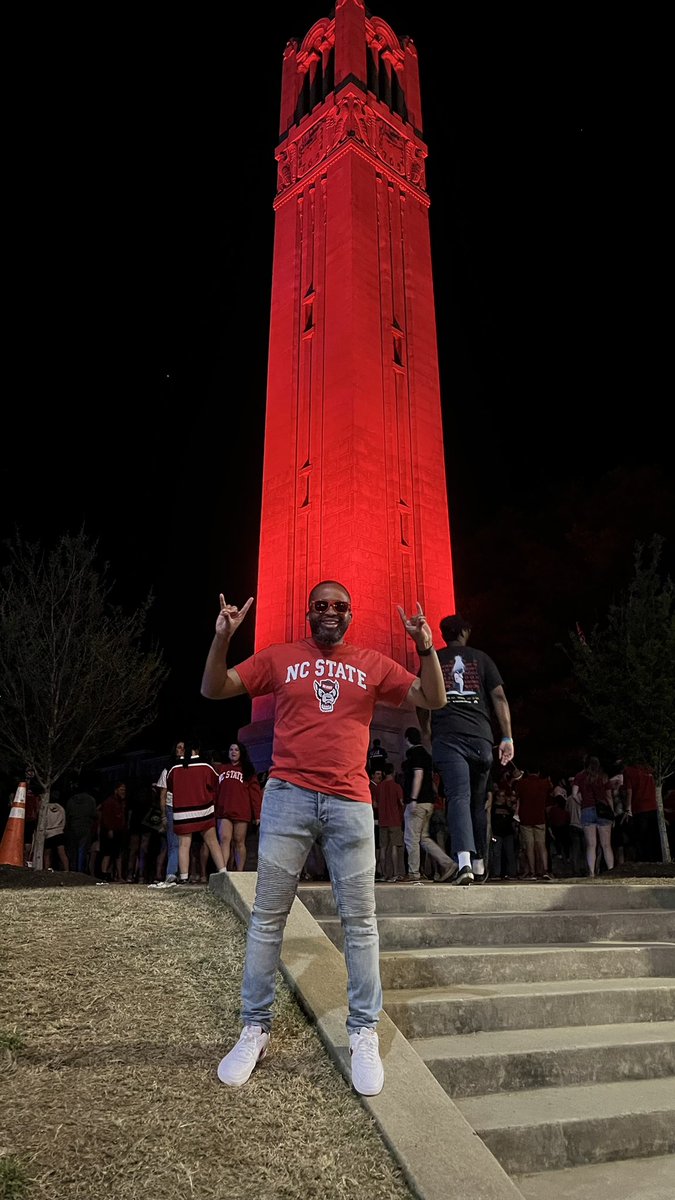 DemarcusWill2's tweet photo. This is what dreams are made of! Congrats @PackMensBball &amp; @PackWomensBball! 🐺🔴🤘🏾 #HowlBack #WhyNotUs #FinalFour #2X @NCStateDesign https://t.co/ok2CxZ6sXx