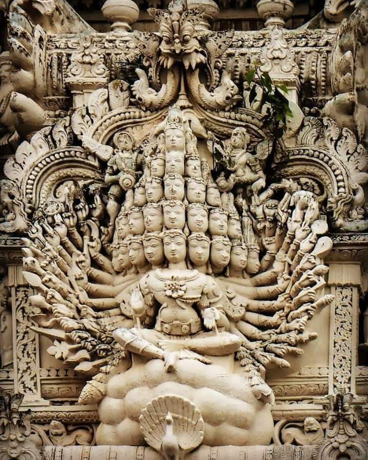 Mahadev with 25 faces, 75 eyes and 50 arms. This magnificent form of Mahadev is known as Mahasadashiva !!
