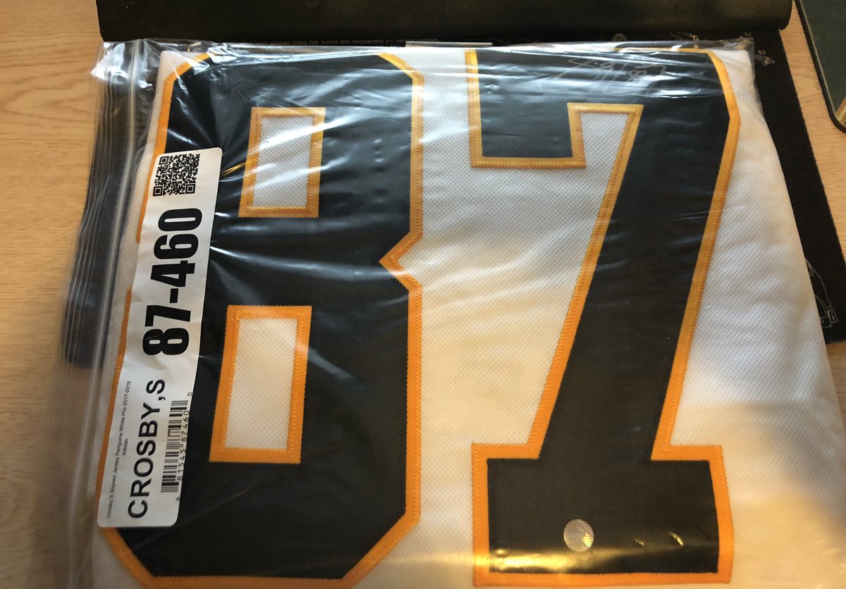 bqaggie's tweet image. Wow. Totally did not expect to win an Ovechkin autographed jersey for that price! It’ll pair well with my Crosby autographed jersey once I move into a new house &amp;amp; get them both framed up. #Stoked