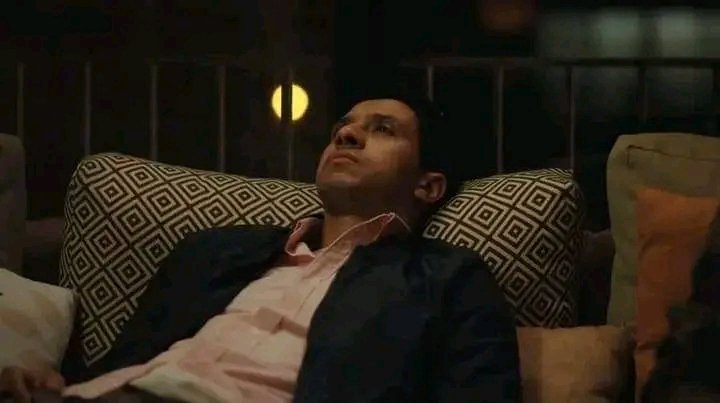 "غالبا مفيش حلول، انا هنام."

_مسار اجبارى