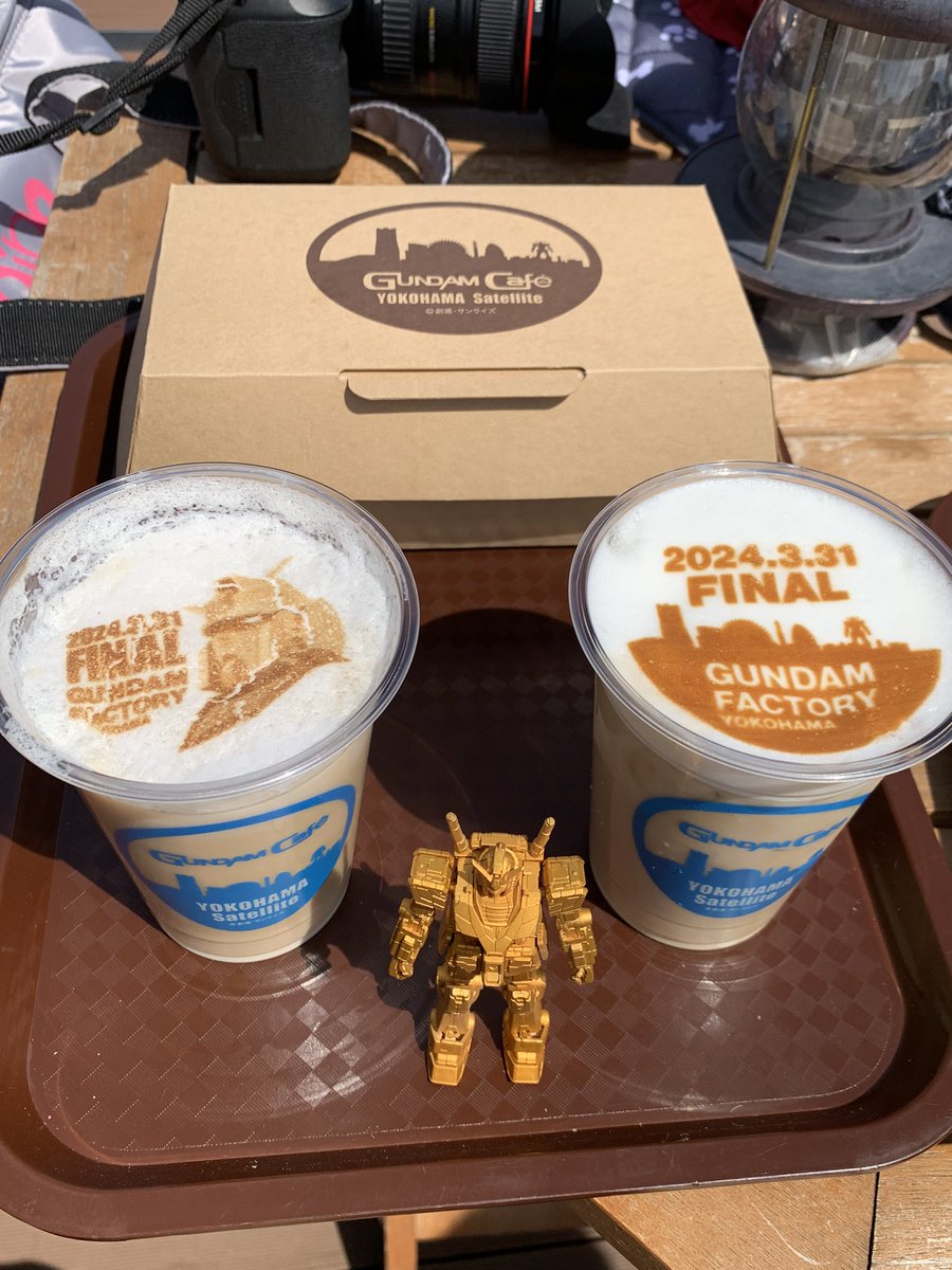 sdf1masaross's tweet photo. GFYファイナルデー
まったりと過ごしました。
グランドフィナーレは抽選にハズレましたので、1/200を金色に塗ってみました😉

#動くガンダム 
#ガンダムファクトリーヨコハマ 
#ガンプラ 
#ガンプラの画像貼るとRTされると聞いて https://t.co/lWobGxHmR9