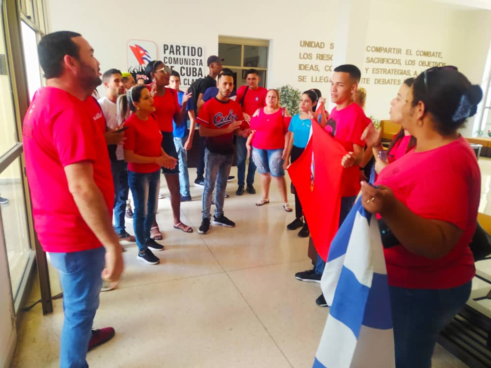 HermesDeCuba's tweet photo. Y ASALTAMOS la sede del Comité Provincial del @PartidoPCC en #VillaClara 💪💪💪🔥🔥🔥 https://t.co/BRGHpmj4nt