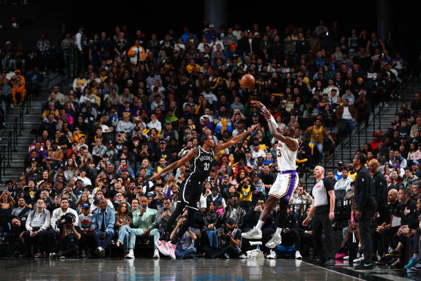 LeShendyJames's tweet photo. LeBron went 9/10 from 3 tonight

MJ went 9/52 from 3 in 1984-85

LEVELS https://t.co/jnEuiv3LZE