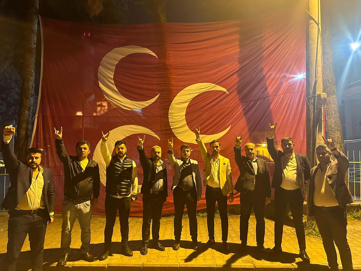 Gelecek Seçimler İçin Değil, Gelecek Nesiller İçin, Üç Hilalin Gölgesi Bu Memleketin Üzerinde🇹🇷
Sonuçlar Ne Olursa Olsun, Ülkücü Bir Şuur ile Vatan, Millet, İnanç, İman, Türklük ve Aydınlık Gelecek İçin, Üç Hilalin Gölgesinden Ayrılmayıp Mücadelemize Devam Edeceğiz.