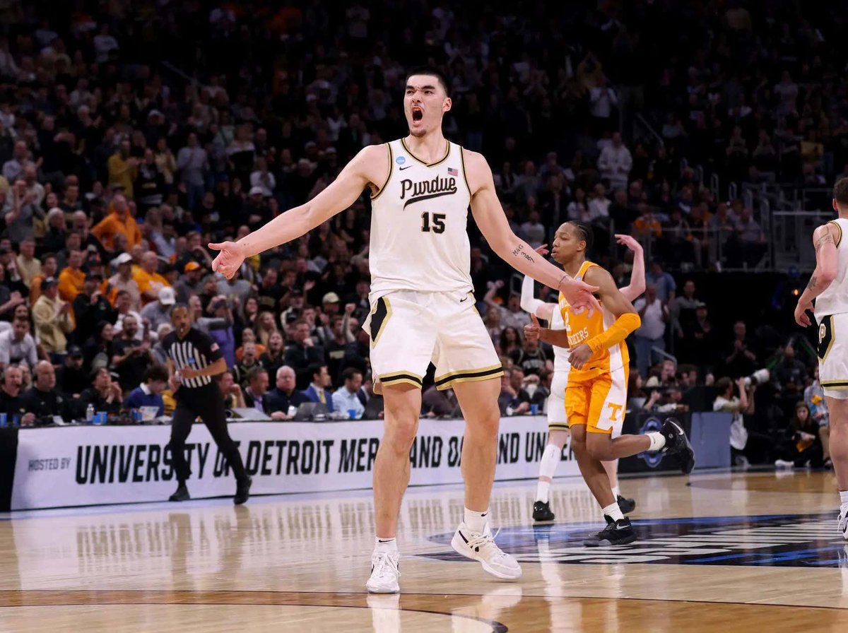 We've Never Seen Anything Like How Zach Edey is Officiated buff.ly/3xfCf0e