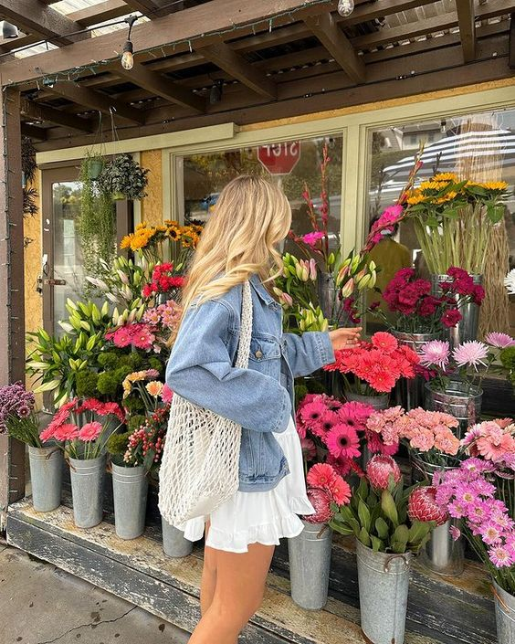 liIacdaisy's tweet photo. APRIL: spring walks, meetings with friends, bike trips, reading books &amp; having fun https://t.co/NEKmv1TqGJ