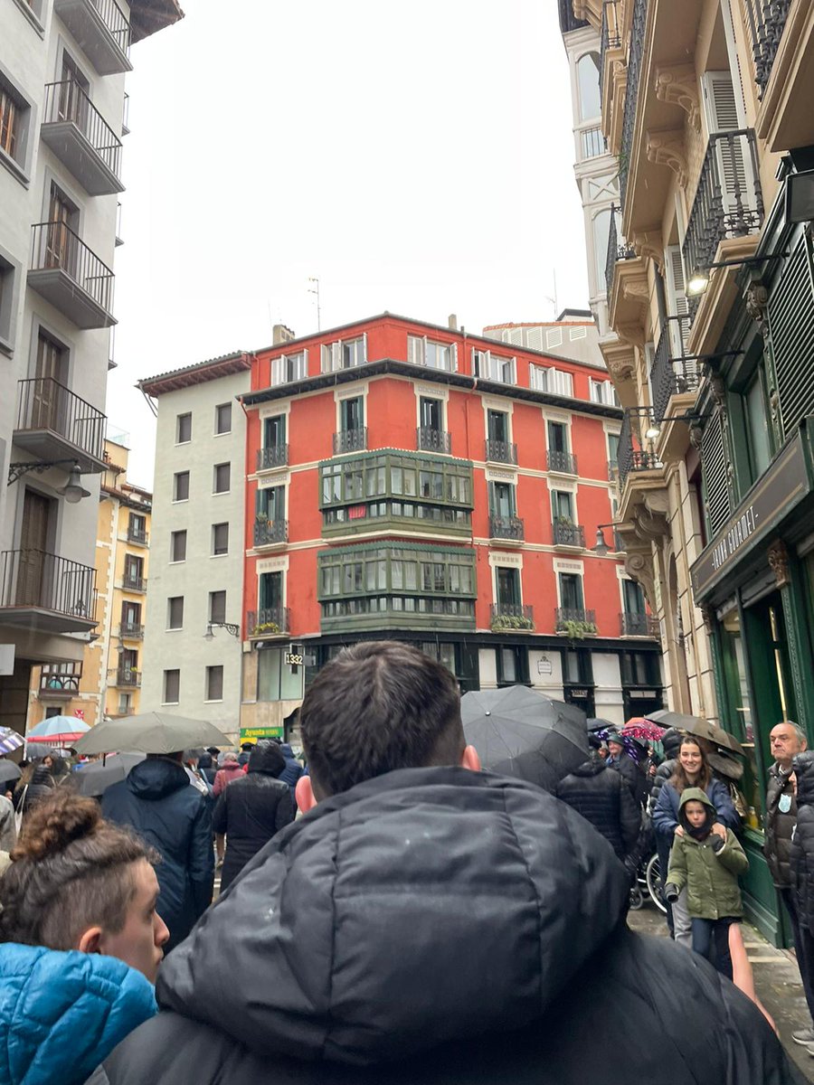 gora euskal gazteria