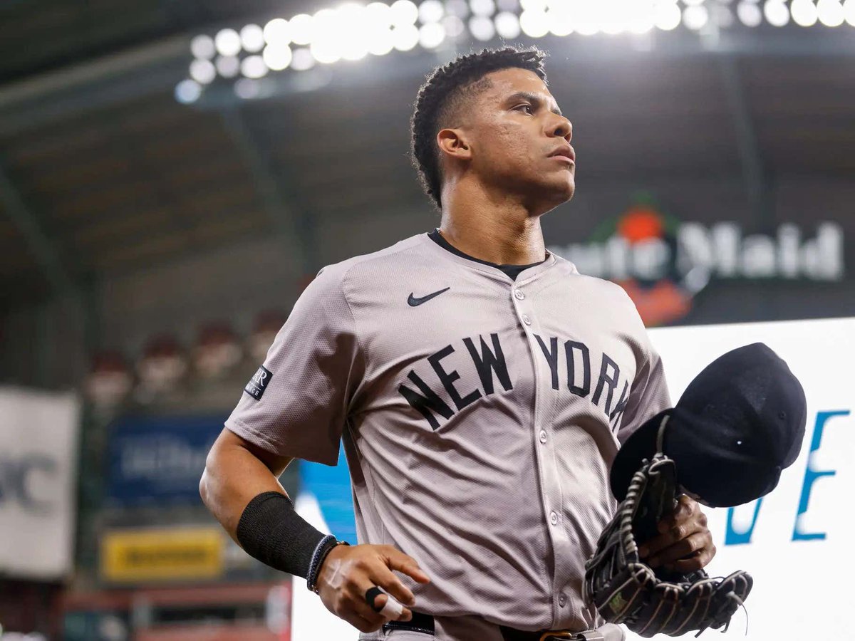 barstoolsports's tweet photo. How'd Juan Soto's First Series as a Yankee Go? He Turned Into Superman And Destroyed The Astros, As New York Won All Four Games In Houston https://t.co/WnIu00gV3j https://t.co/OIX6OPISpt