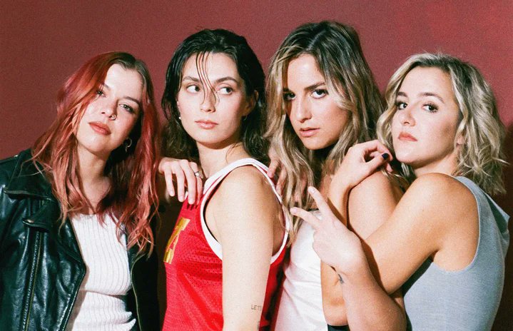 I chatted with Leandra Earl of @thebeaches about her ex, joining the band in high school, and her love for the @jonasbrothers for @HerCampus. Check out the full interview here: tinyurl.com/jadfc387 #TheBeaches #EdgeoftheEarth #musicjournalism #indierock #hercampus