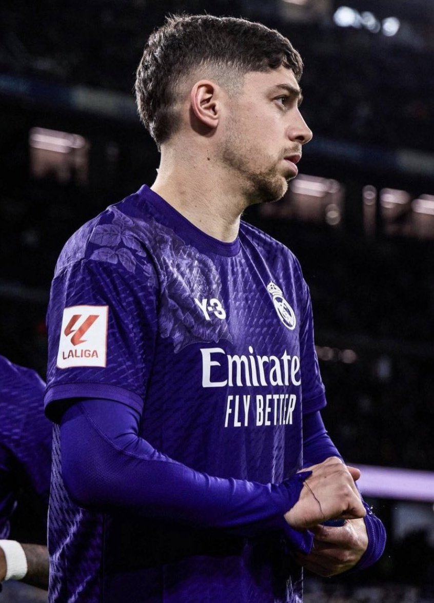 (fan) Danik tweet media