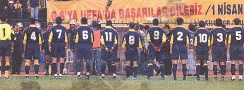🔙 Fenerbahçe taraftarları 1999-2000 sezonunda 1 Nisan'da Antalyaspor ile oynanan maçta 'Galatasaray'a UEFA'da başarılar dileriz / 1 Nisan.' pankartı açarak şaka yapmıştır. Galatasaray ise o sezon UEFA kupasını kazanmıştır. #1Nisan
