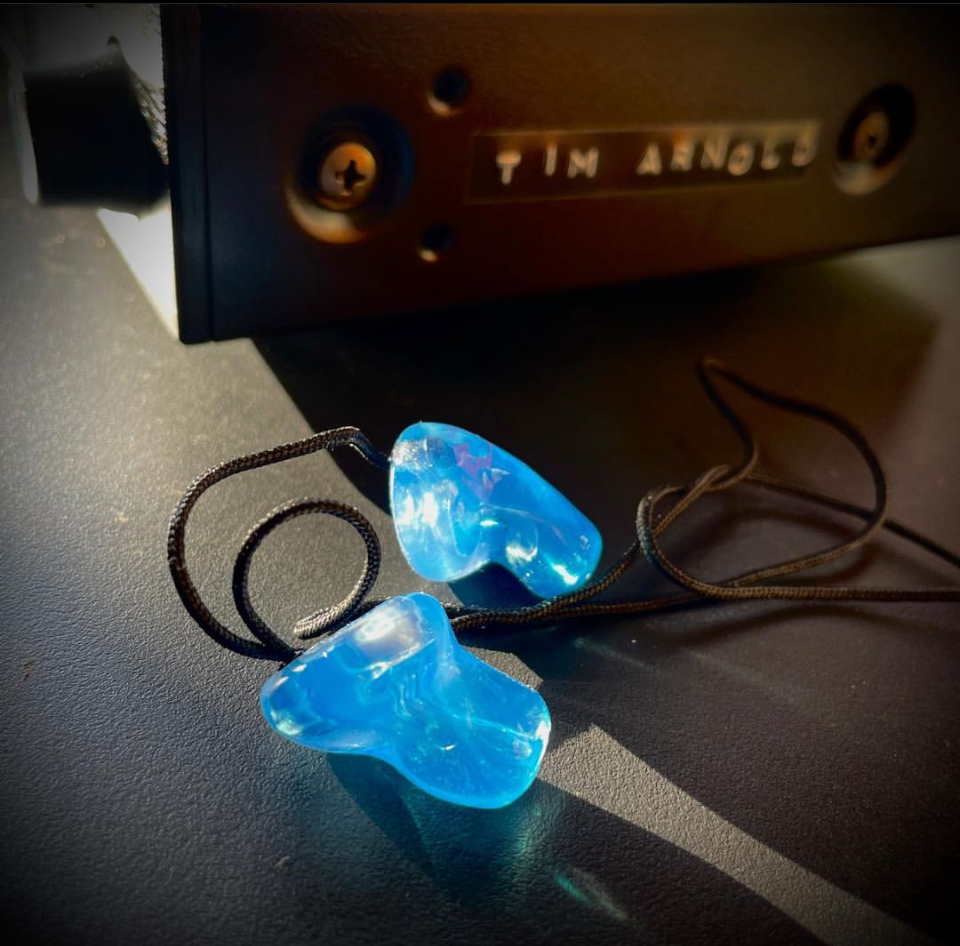 I'm wearing my @HelpMusicians custom earplugs in rehearsals right now and will use them on my #SuperConnected tour this May. Lifesavers. If you're a musician, don't delay 👇✨