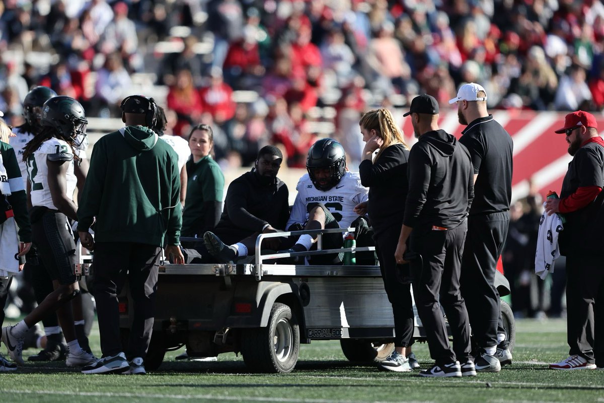 the1theo's tweet photo. If you’re an athletic trainer, share a photo of yourself being an athletic trainer. No caption needed. Share the challenge with someone else. 

@VSimpson_9 you up sis! https://t.co/LNYoV9E8Z3