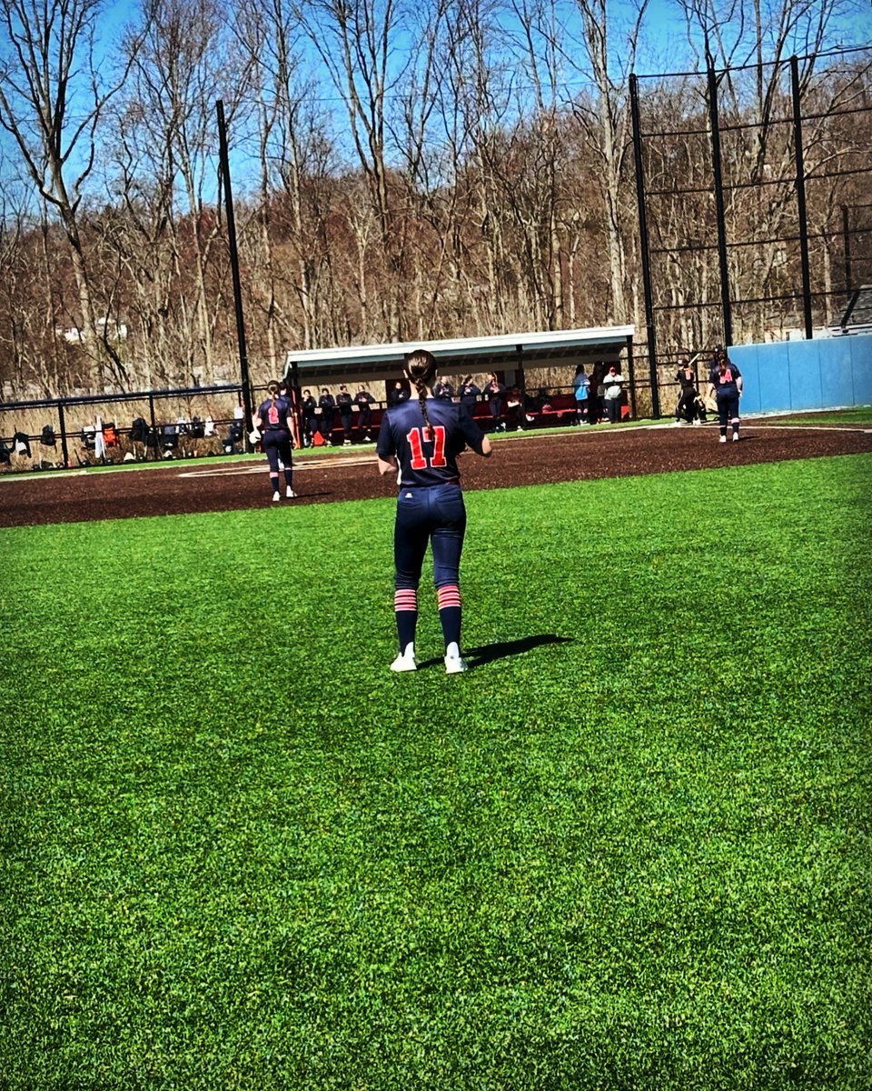 We opened up against New Canaan with a 1-0 win yesterday. I’m super excited for the rest of the season and how I can continue to contribute to the team. #ForanSoftball #teamwork #GirlsWithGame #2k24 #VarsitySoftball 🥎🔥