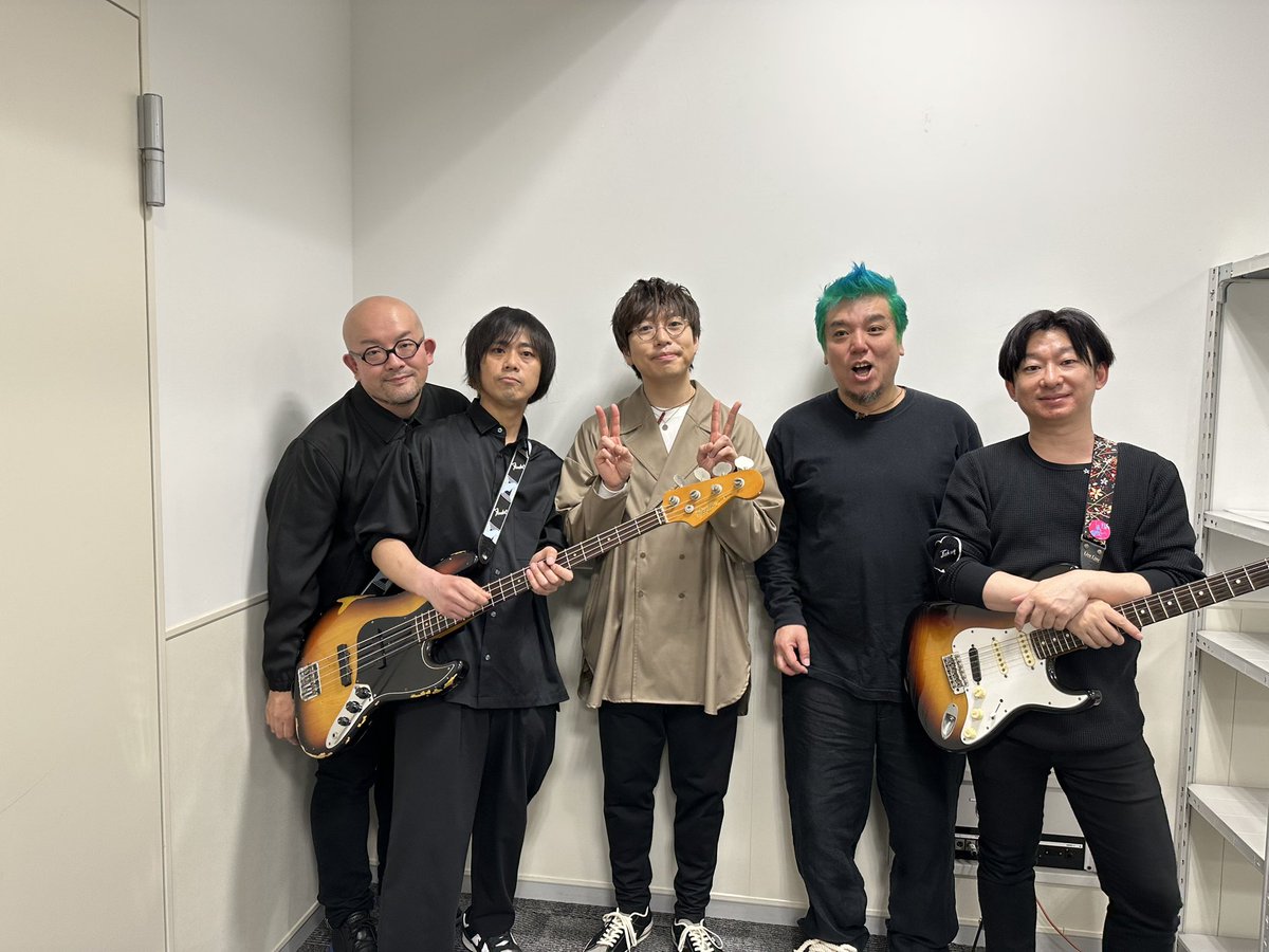 takahashiyu's tweet photo. 家族写真🌅 https://t.co/EALqGexTxv