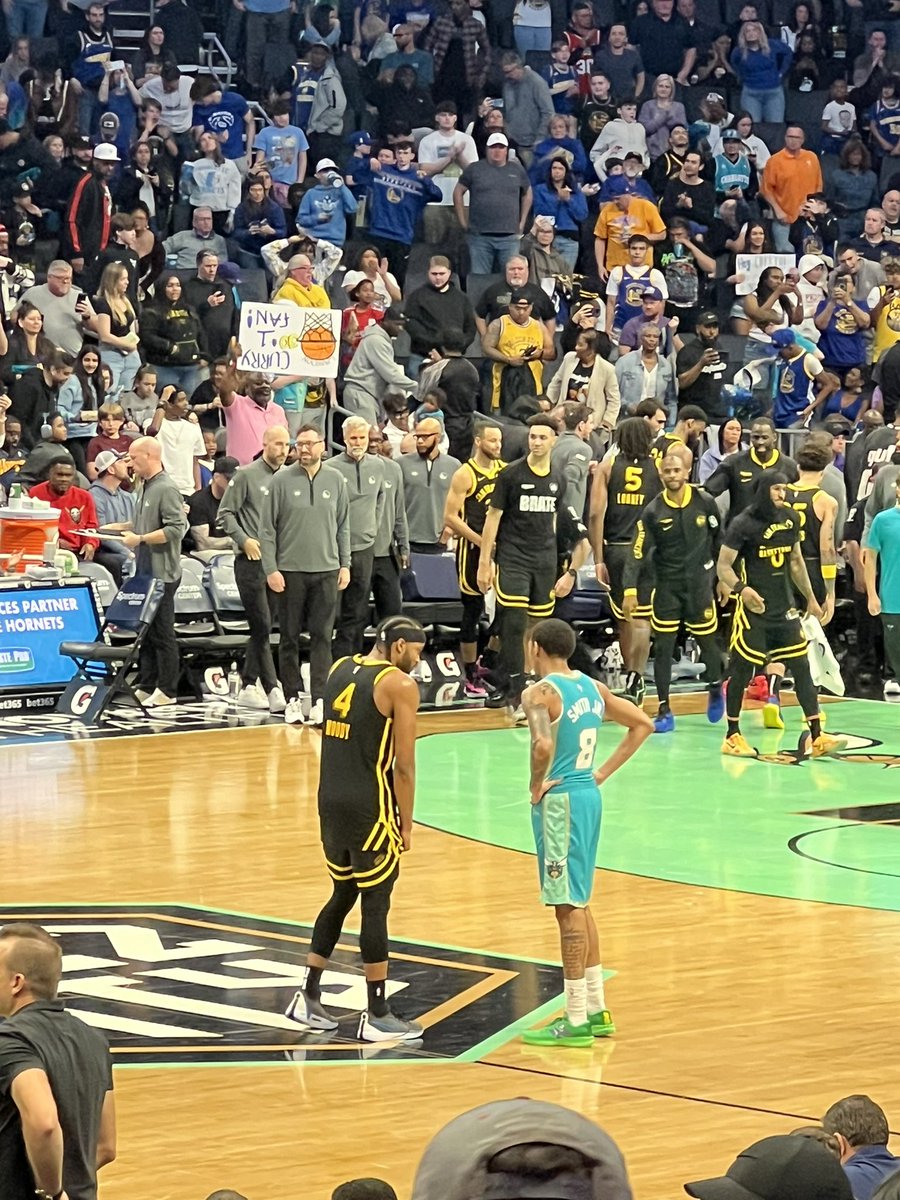 arkansasfit's tweet photo. I’m not gonna lie, I was overcome with emotion as the National Anthem was playing with my family beside me and two kids that I love like my own sons were standing in front of me, facing one another, in their own NBA team uniforms. #AFAmily https://t.co/2w7iccQ6nu