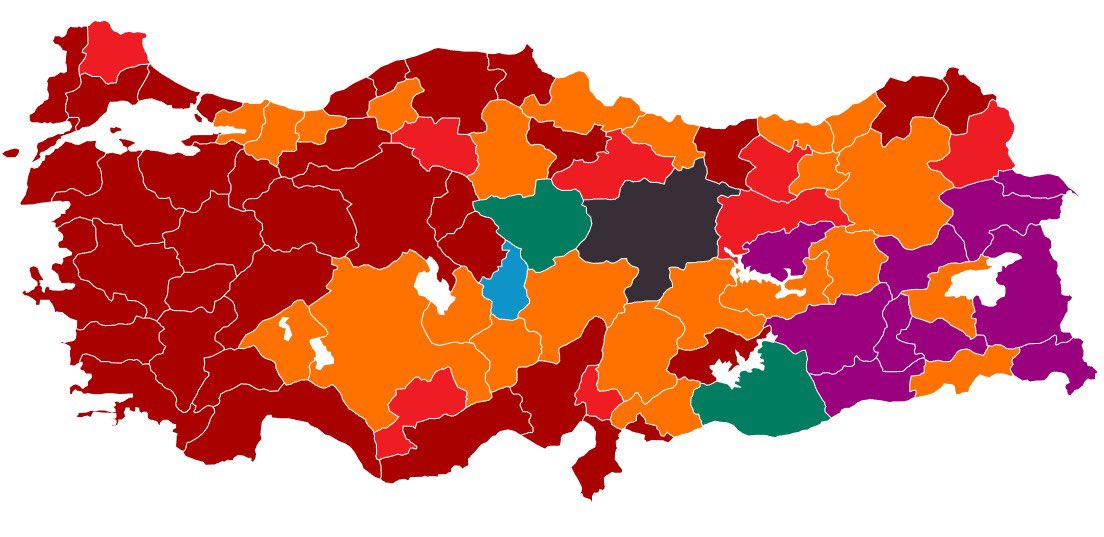 ⭕️ Türkiye genelinde sandıkların %93.5'i açıldı: ⭕️ CHP: 36 il, 333 ilçe, ⭕️ AKP: 23 il, 369 ilçe, ⭕️ DEM: 10 il, 63 ilçe, ⭕️ MHP: 8 il, 119 ilçe, ⭕️ YRP: 2 il, 36 ilçe, ⭕️ İYİ Parti: 1 il, 23 ilçe ⭕️ BBP: 1 il, 14 ilçe kazanıyor.