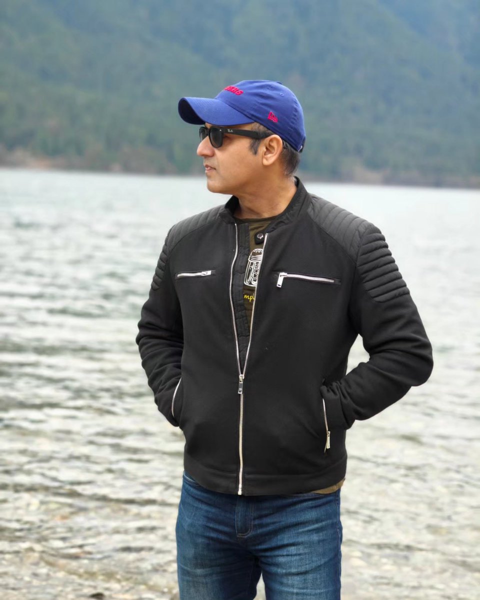 iFaridoon's tweet photo. Gorgeous #alouettelake makes me look good :) 💕 https://t.co/UFnFmkQbmg