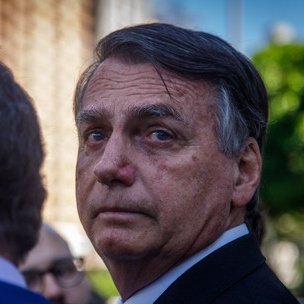 NP__Oficial's tweet photo. 🚨Atenção: l Bolsonaro pode voltar a ser julgado por corte militar caso seja condenado no STF. Ex-presidente, absolvido em 1988 por plano de bombas em quartéis, voltará ao banco dos réus do Superior Tribunal Militar, sob risco de perder patentes, se for considerado culpado na investigação da tentativa de golpe