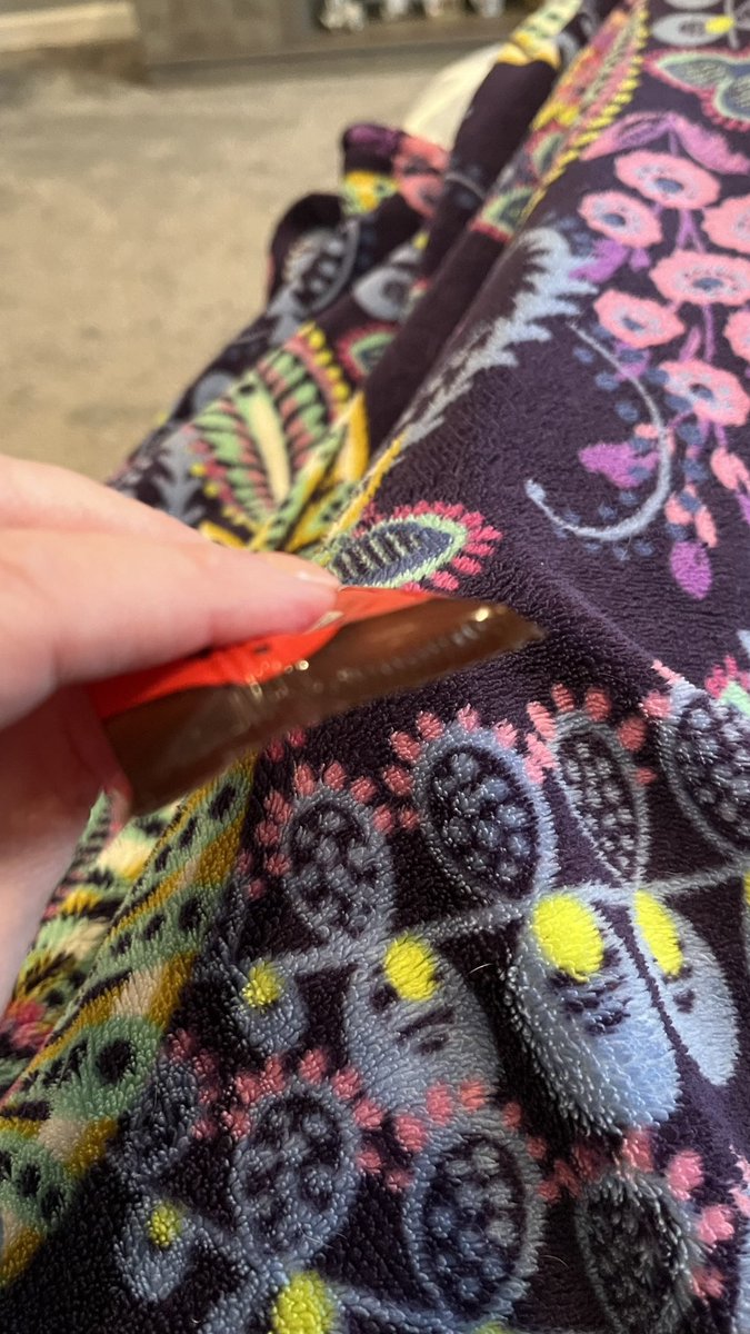 jmh2453's tweet photo. @ZitnersCandy  getting ready to give my family some Peanut Butter Eggs and I have a bag with sealed empty individual bags!  #wecandobetter https://t.co/2UjU9RTwRC