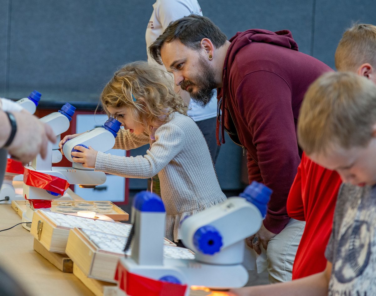 April 6 🌋 Can You Dig It?
Geology, fossils, gems, minerals and much more from Florida and around the world! Enjoy hands-on activities, both inside and outside the Museum, with partners <a href="/UFGeology/">UF Geology</a>. Bonus: volcanic eruptions! 
👉 Full event info: floridamuseum.ufl.edu/event/can-you-…